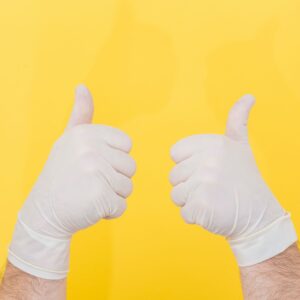 Πλαστική επέμβαση για την αντιμετώπιση χειρουργικών τραυμάτων glove