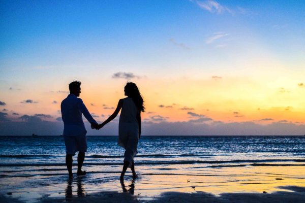 αυξητική στήθους couple in beach