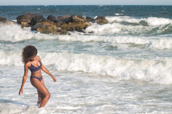 αυξητική στήθους woman in beach