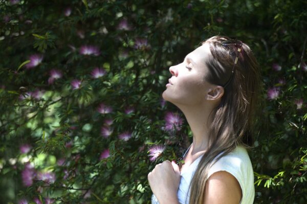 Εξωσώματα woman in spring