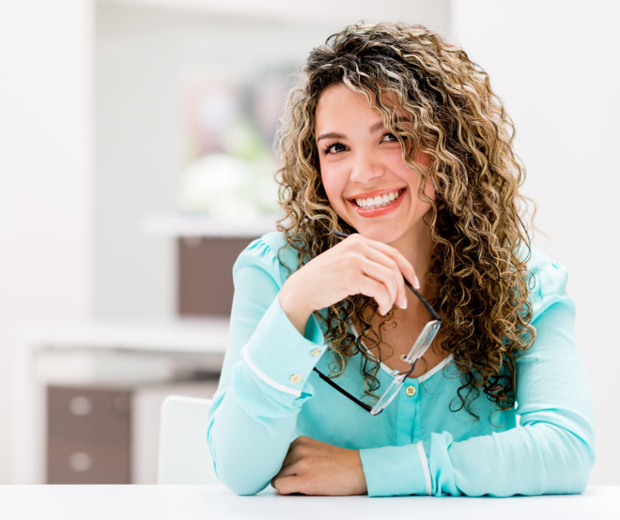παραγωγή κολλαγόνου woman smiling